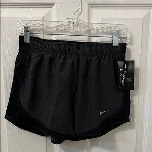 Nike Women's Black Athletic Shorts Dry-Fit Standard Fit